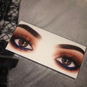 AUTHENTIC KYLIE ROYAL PEACH PALETTE